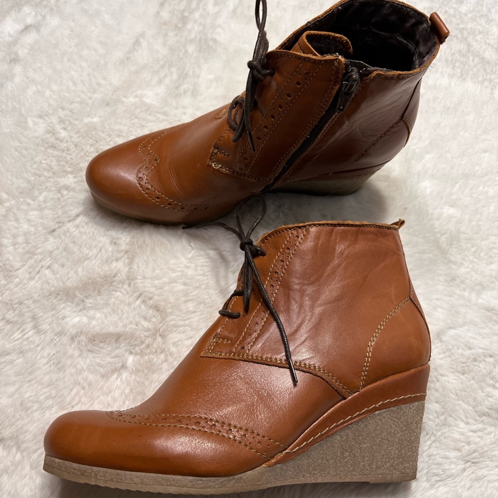 Eric Michael wedge boots size 9.5/10